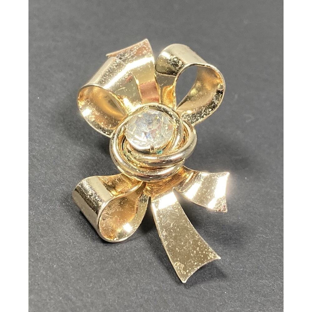 Vintage Coro Flower and Bow Brooch Gold Tone Clear Crystal Center Signed - Picture 9 of 10